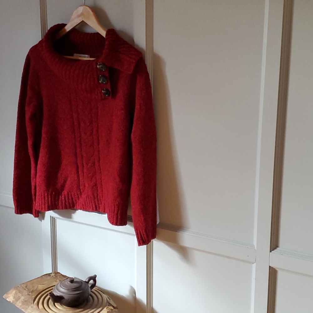 Deep red soft comfy but tailored sweater. PL